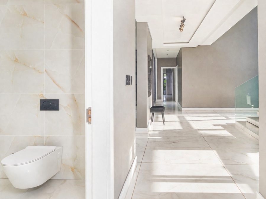 6 Bedroom Property for Sale in The Islands Estates North West